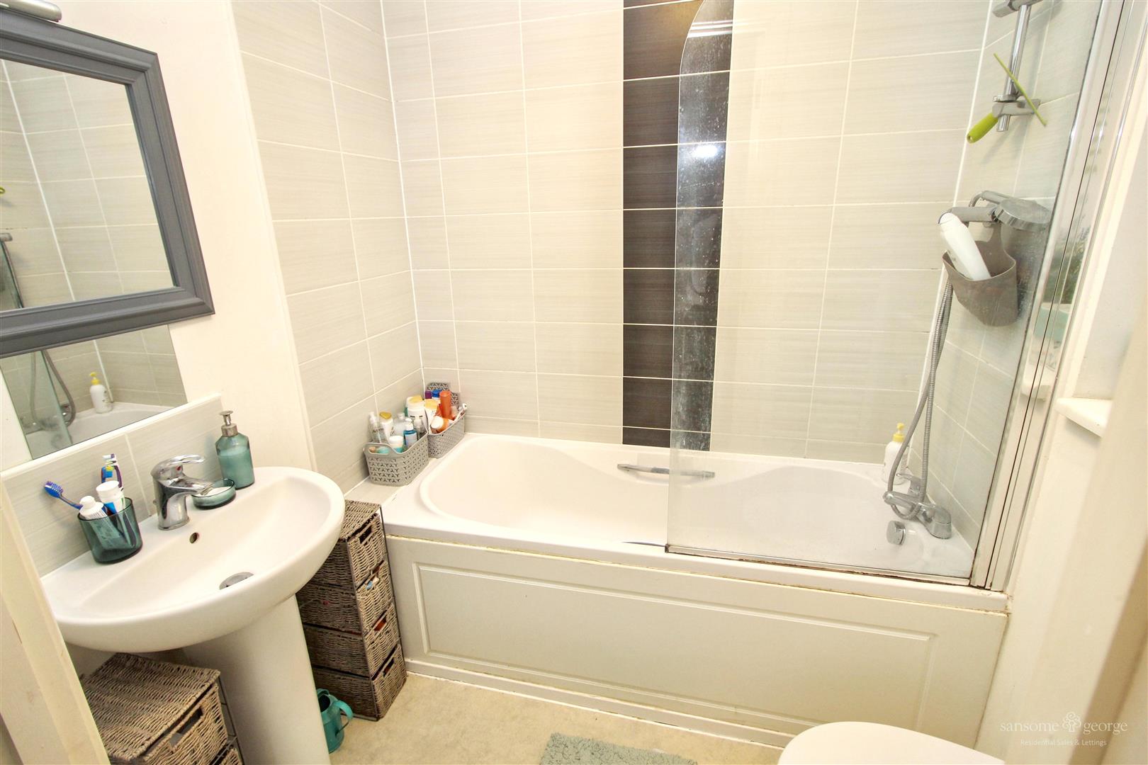 Tay Road, Tilehurst, Reading